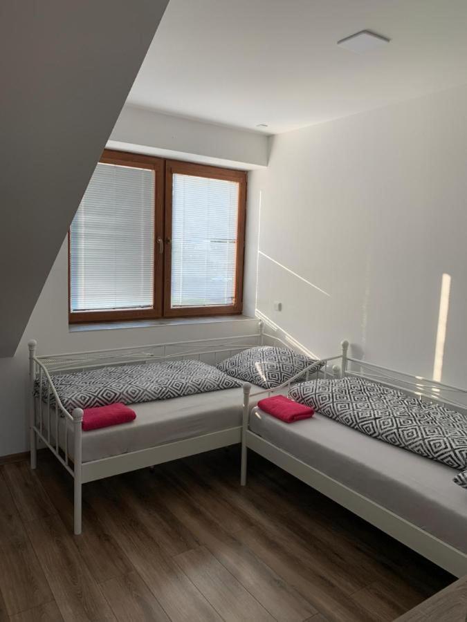 Apartmany Holiday 俄斯特拉发 外观 照片